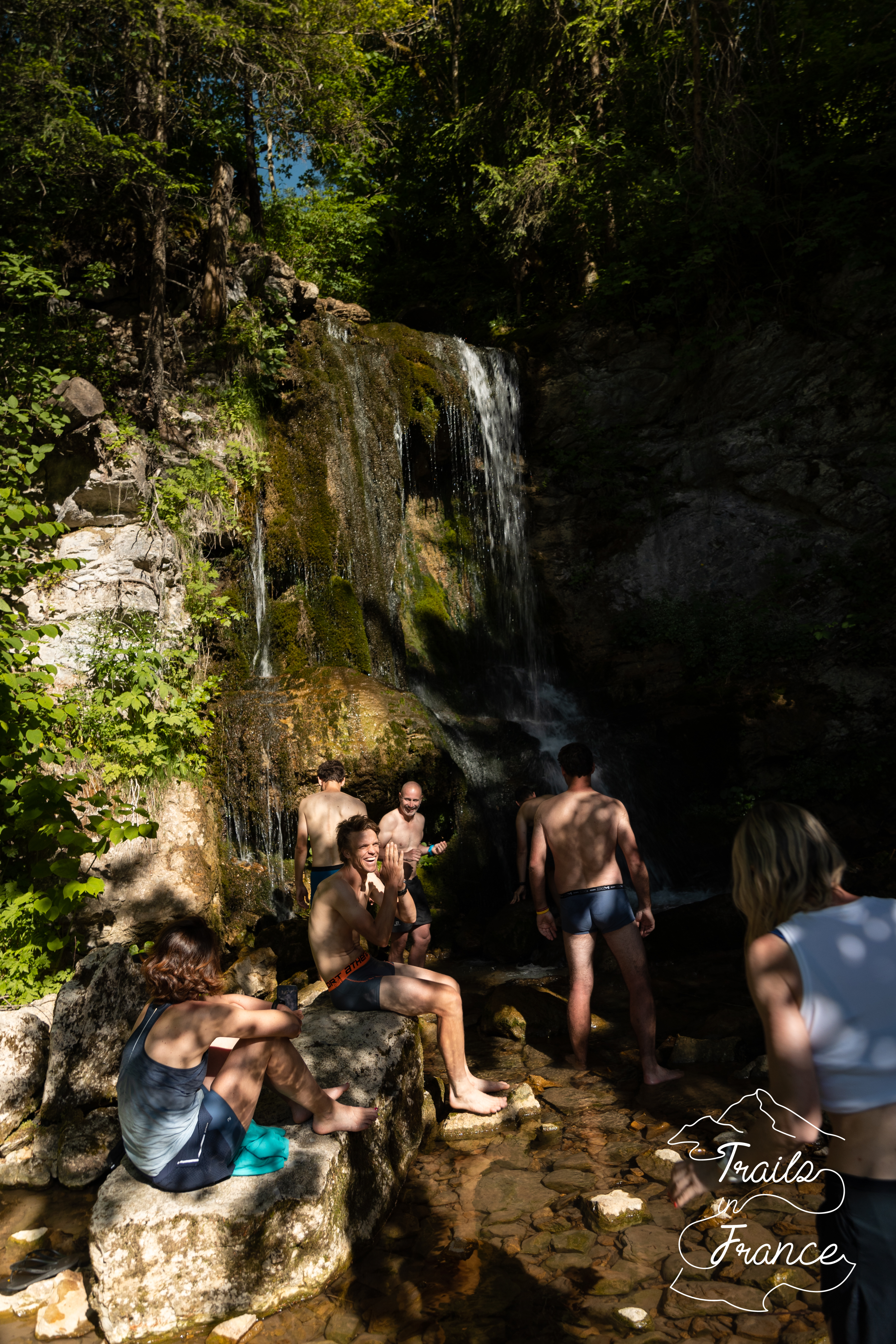 Chartreuse bivouac juin 2022 22 Baignade sous une cascade en Chartreuse