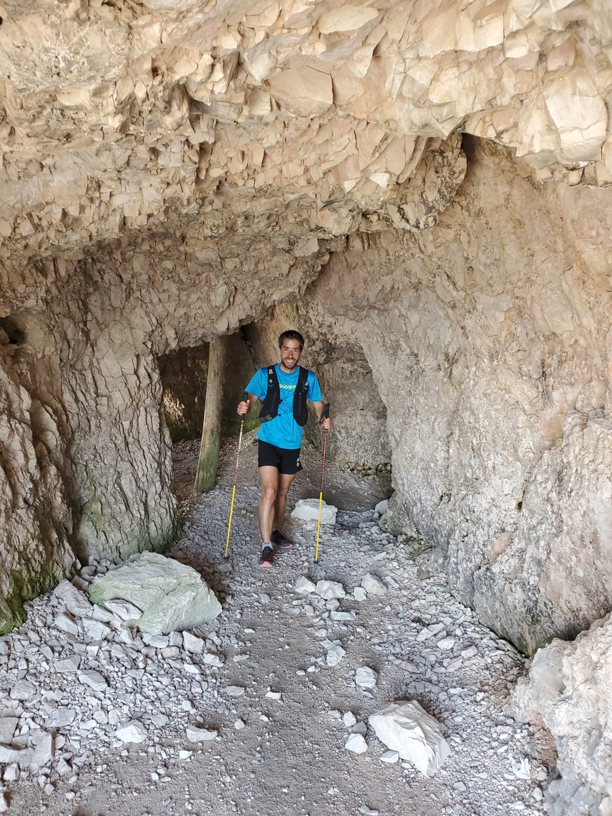 Dolomites 2022 (17) Trail caverne dolomites